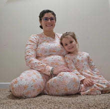 Load image into Gallery viewer, Pumpkin Queen Mommy + Me Lounge Set
