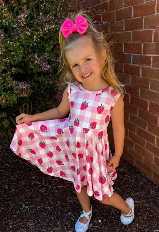 Strawberry Gingham Twirl