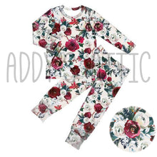 Load image into Gallery viewer, Winter Floral Lounge